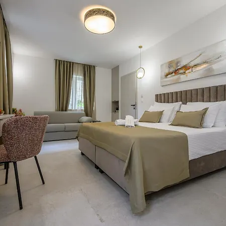 Antique Luxury 4*