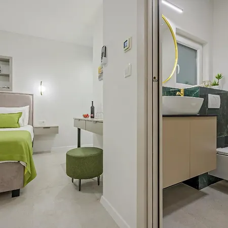 Pensionat Antique Luxury 4*