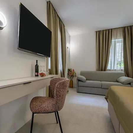 Pensionat Antique Luxury Split