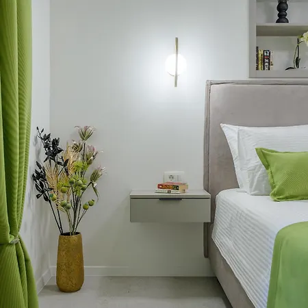 Antique Luxury Split